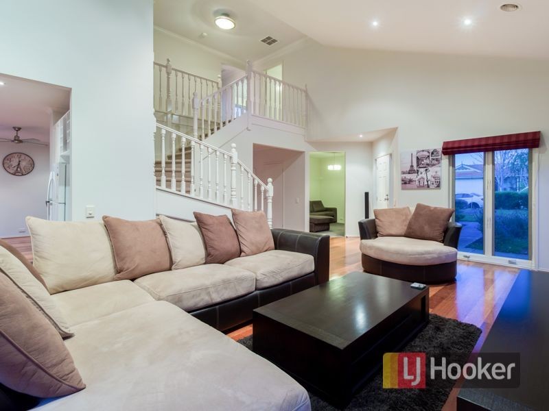 5 Mathoura Court, Berwick VIC 3806