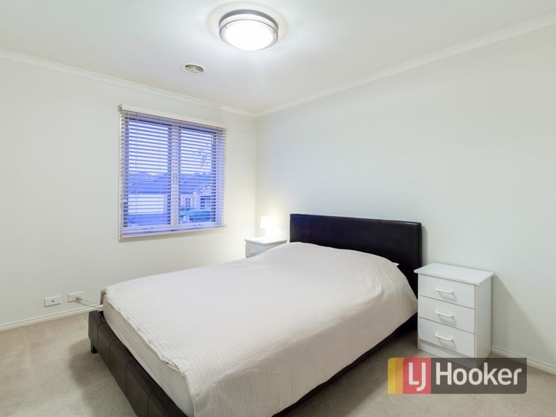 5 Mathoura Court, Berwick VIC 3806