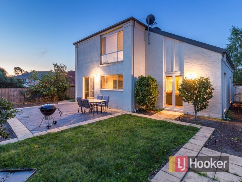 5 Mathoura Court, Berwick VIC 3806