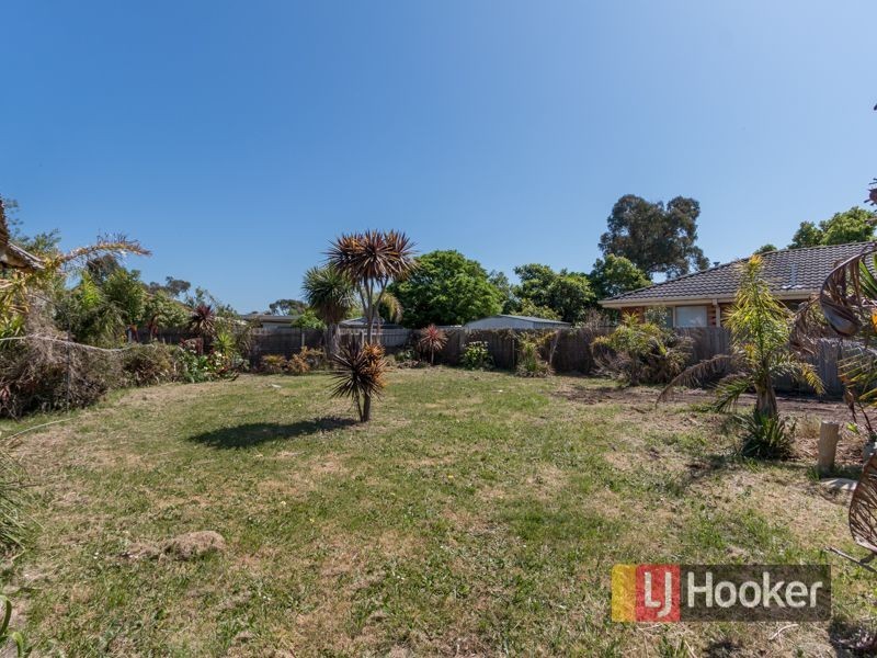 26 Insignia Crescent, Berwick VIC 3806