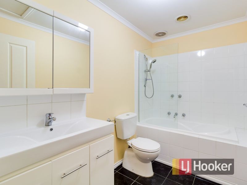 3/4 Hayes Road, Hampton Park VIC 3976