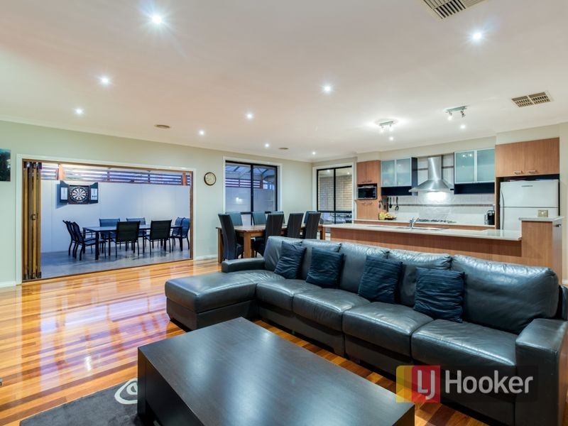 31 Baynton Crescent, Lynbrook VIC 3975