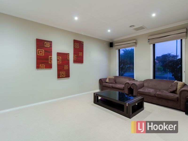 31 Baynton Crescent, Lynbrook VIC 3975