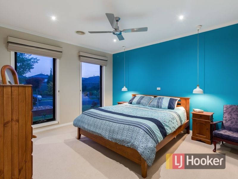 31 Baynton Crescent, Lynbrook VIC 3975