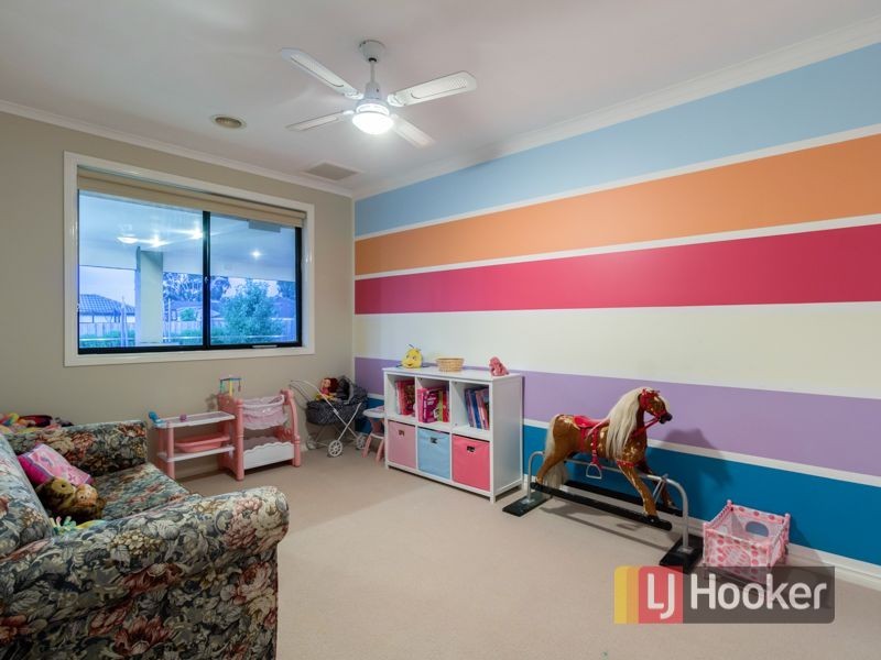 31 Baynton Crescent, Lynbrook VIC 3975