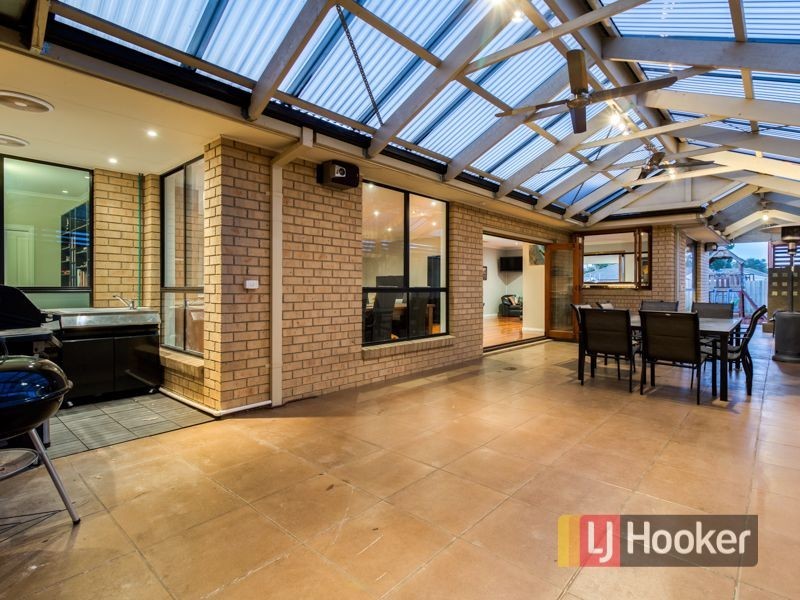 31 Baynton Crescent, Lynbrook VIC 3975