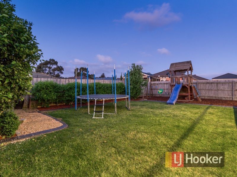 31 Baynton Crescent, Lynbrook VIC 3975