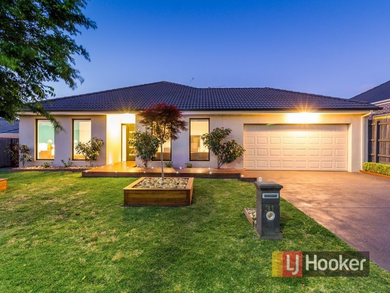 31 Baynton Crescent, Lynbrook VIC 3975