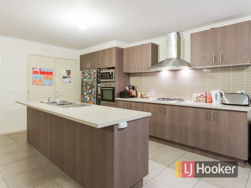 36 Redcliffe Terrace, Taylors Hill VIC 3037