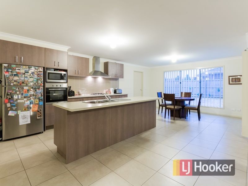 36 Redcliffe Terrace, Taylors Hill VIC 3037