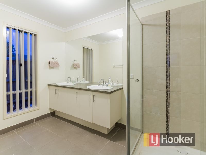 36 Redcliffe Terrace, Taylors Hill VIC 3037
