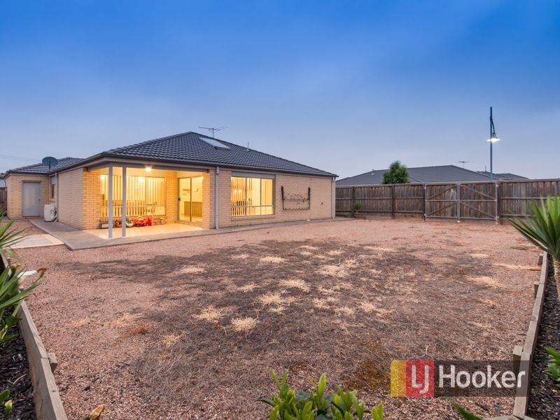 36 Redcliffe Terrace, Taylors Hill VIC 3037