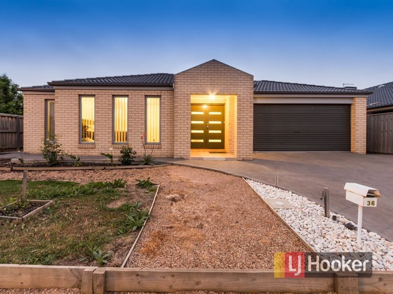 36 Redcliffe Terrace, Taylors Hill VIC 3037