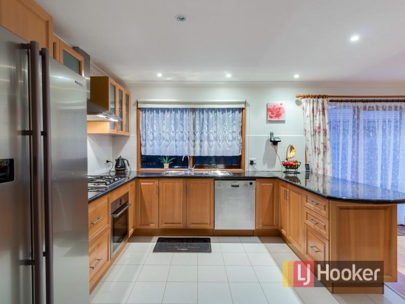 8 Cody Avenue, Hampton Park VIC 3976