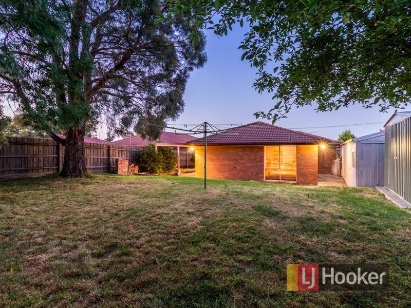 8 Cody Avenue, Hampton Park VIC 3976