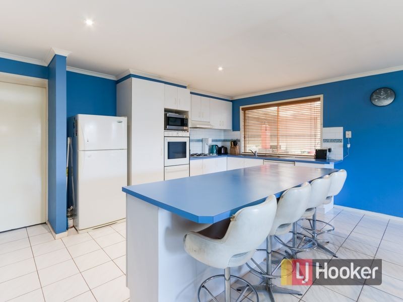 24 Highmount Drive, Hampton Park VIC 3976