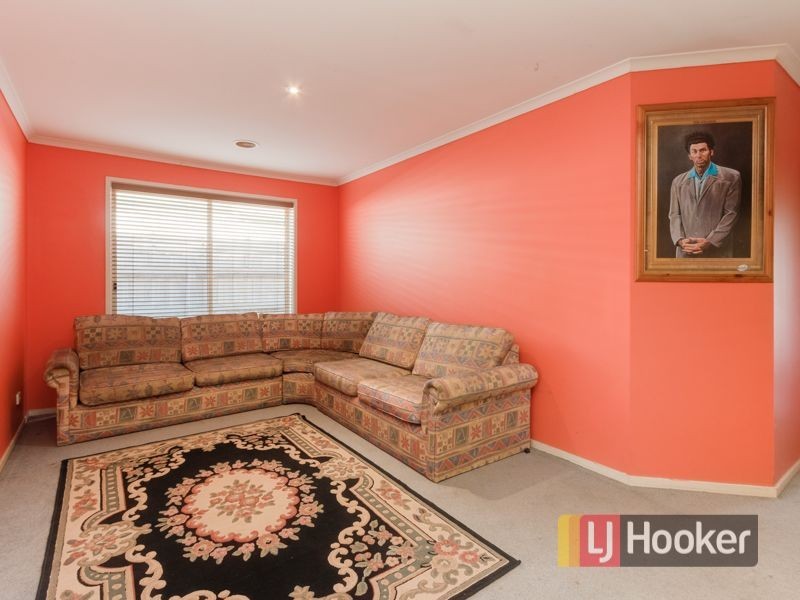 24 Highmount Drive, Hampton Park VIC 3976