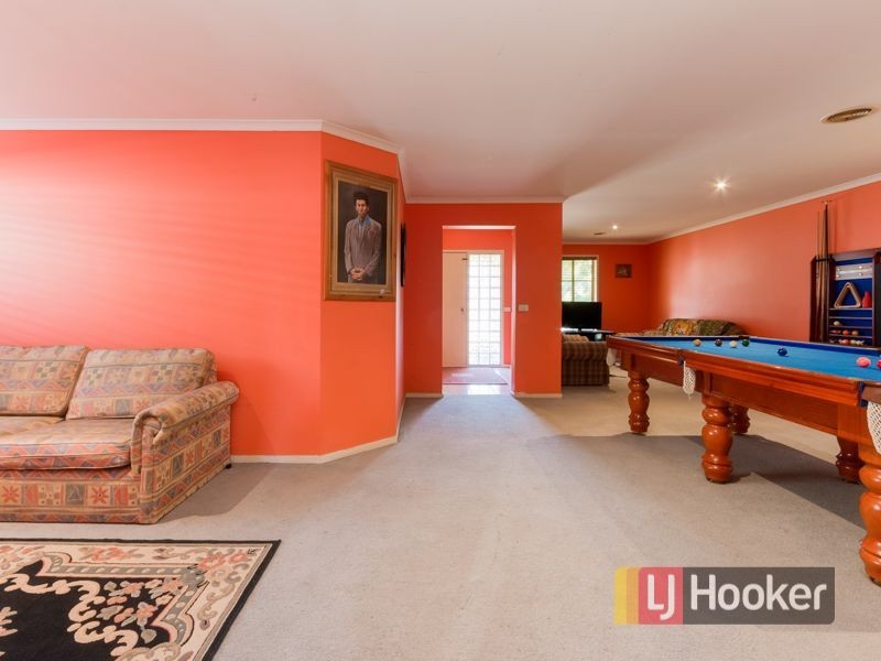 24 Highmount Drive, Hampton Park VIC 3976