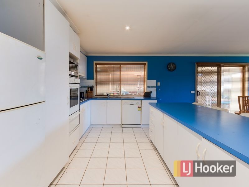 24 Highmount Drive, Hampton Park VIC 3976