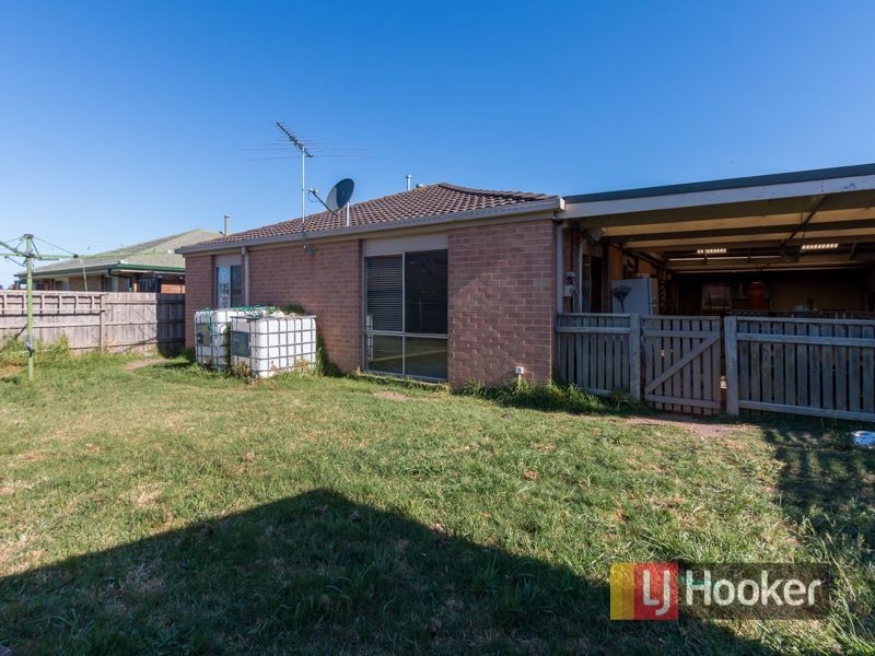 24 Highmount Drive, Hampton Park VIC 3976