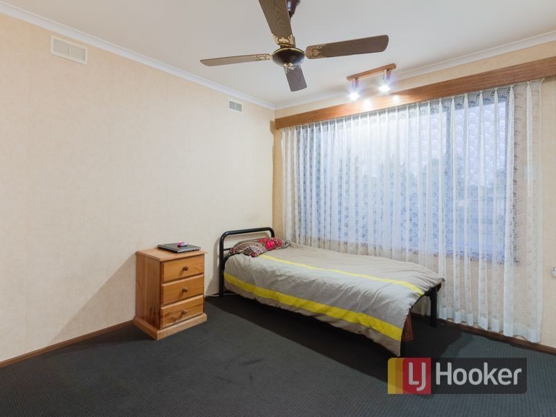 27 Winnima Avenue, Hampton Park VIC 3976