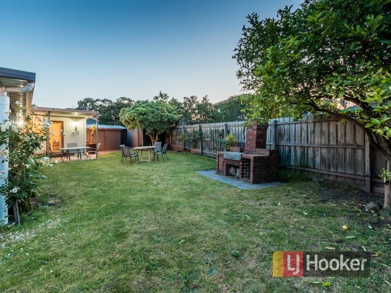 27 Winnima Avenue, Hampton Park VIC 3976