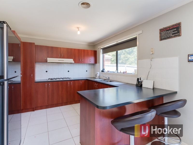 10 Silky Oak Drive, Cranbourne VIC 3977