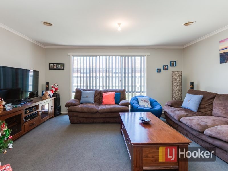 10 Silky Oak Drive, Cranbourne VIC 3977