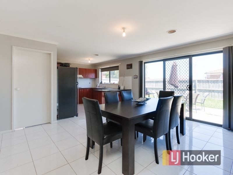 10 Silky Oak Drive, Cranbourne VIC 3977