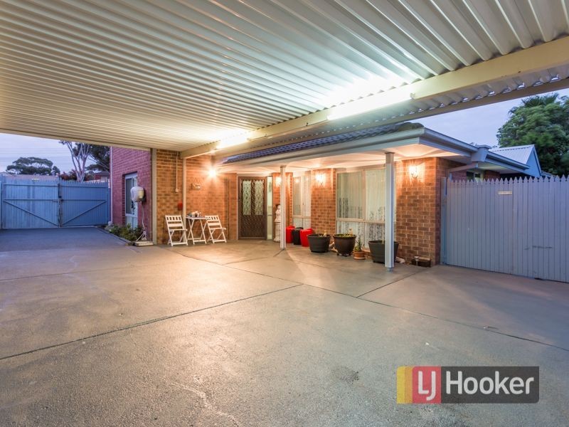 6 Ashton Rise, Narre Warren South VIC 3805
