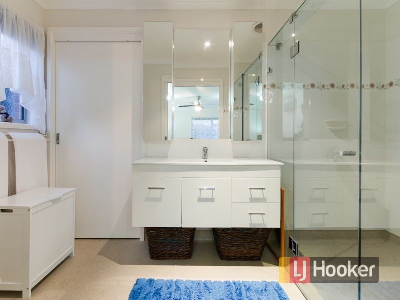 6 Ashton Rise, Narre Warren South VIC 3805