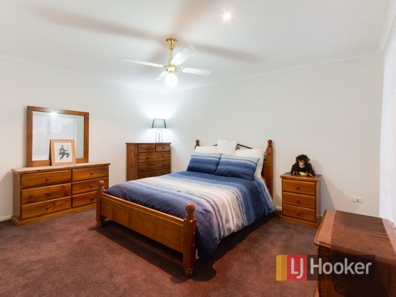 6 Ashton Rise, Narre Warren South VIC 3805