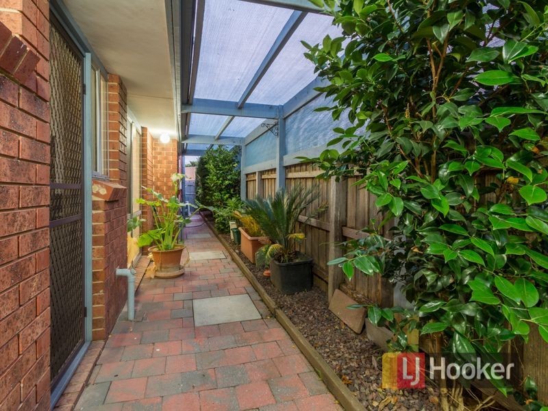 6 Ashton Rise, Narre Warren South VIC 3805