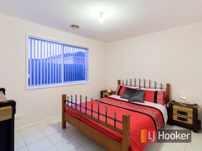 29 Glenora Way, Hampton Park VIC 3976