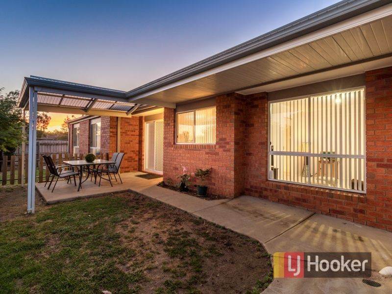 29 Glenora Way, Hampton Park VIC 3976