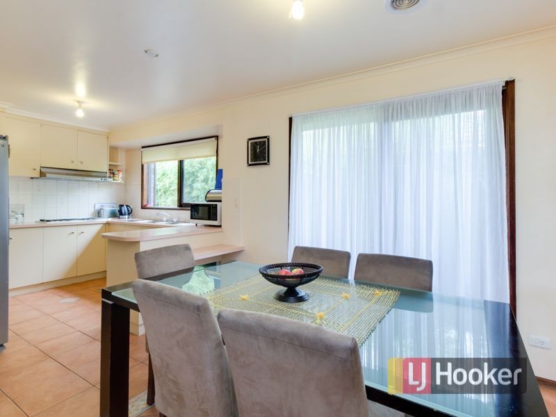 11 Sarah Place, Hampton Park VIC 3976