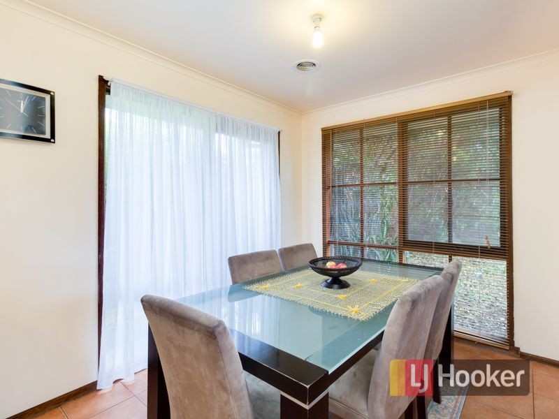 11 Sarah Place, Hampton Park VIC 3976