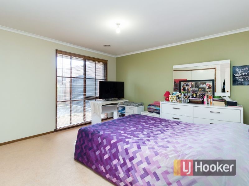 11 Sarah Place, Hampton Park VIC 3976