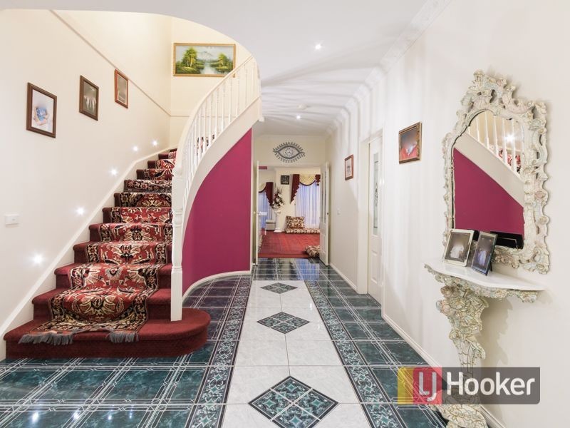 18 Abbey Road, Narre Warren South VIC 3805