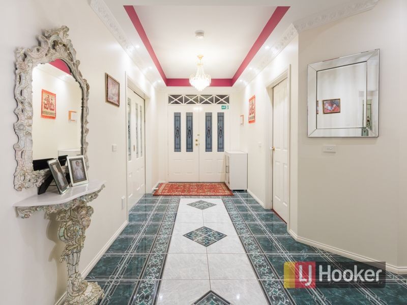 18 Abbey Road, Narre Warren South VIC 3805