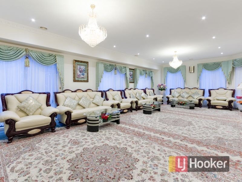 18 Abbey Road, Narre Warren South VIC 3805