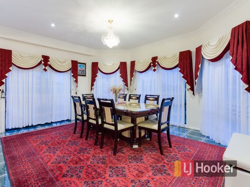 18 Abbey Road, Narre Warren South VIC 3805