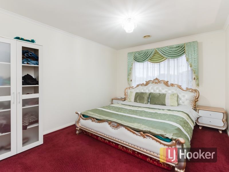 18 Abbey Road, Narre Warren South VIC 3805