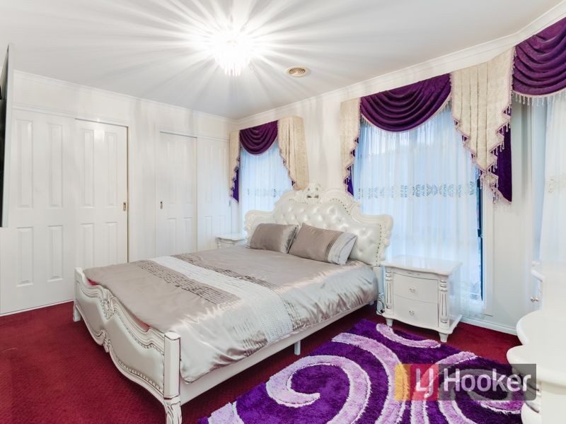 18 Abbey Road, Narre Warren South VIC 3805