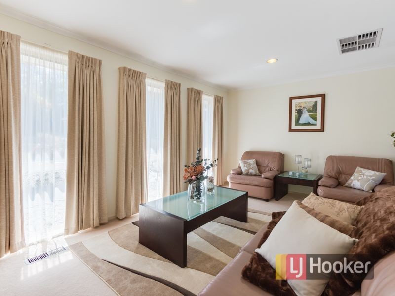 9 Wevlin Close, Endeavour Hills VIC 3802