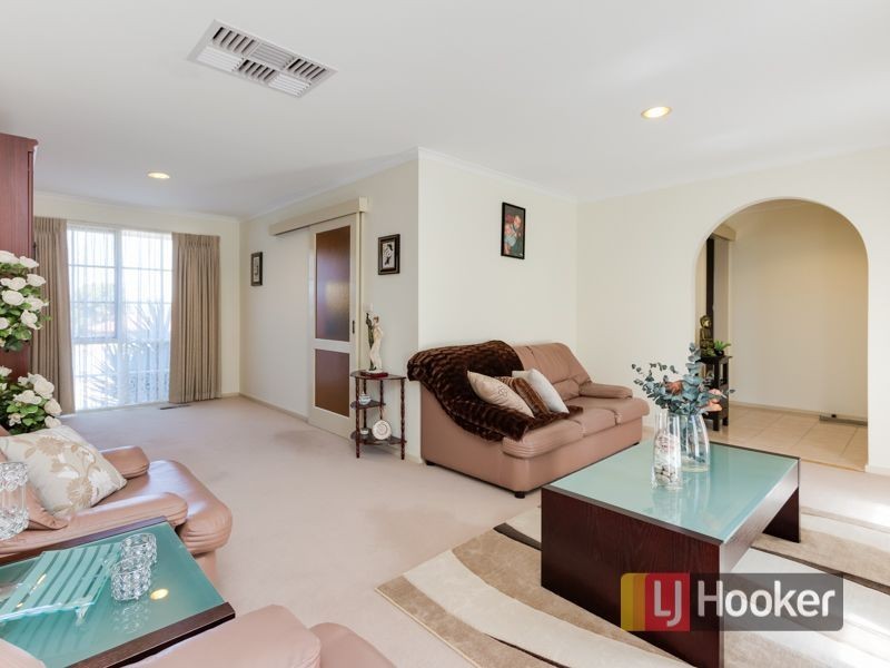 9 Wevlin Close, Endeavour Hills VIC 3802
