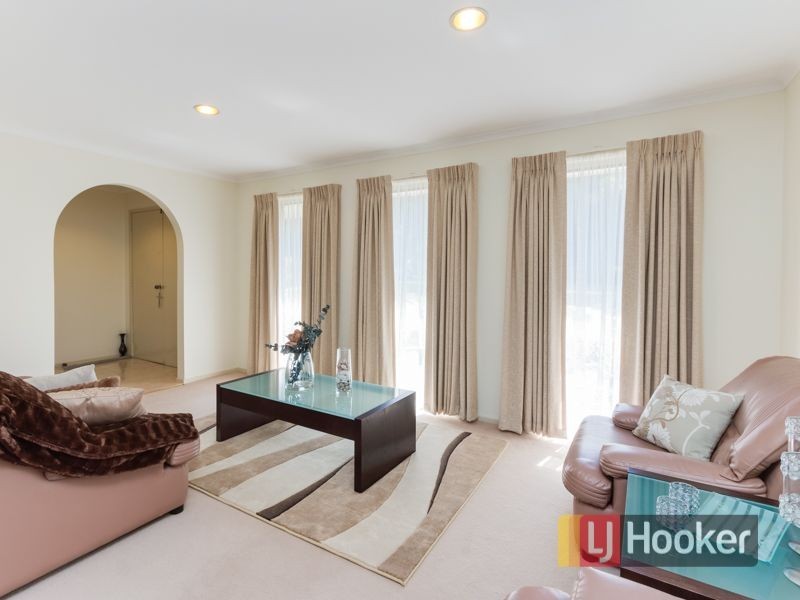 9 Wevlin Close, Endeavour Hills VIC 3802