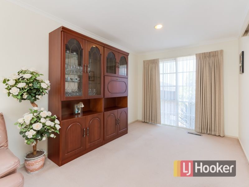 9 Wevlin Close, Endeavour Hills VIC 3802