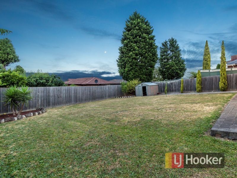 9 Wevlin Close, Endeavour Hills VIC 3802