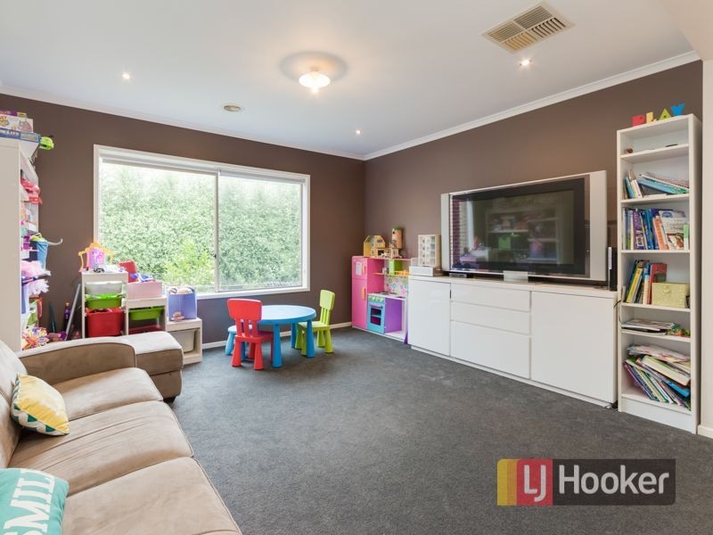 106 Bridgewater Boulevard, Berwick VIC 3806